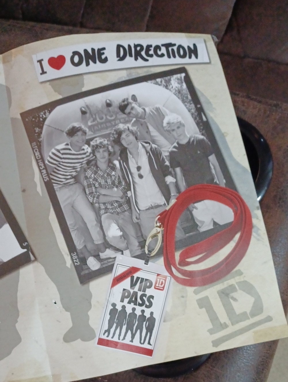 Free Add-on One Direction Poster - Picture 3 of 5